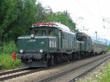 Sonderzug aus Bludenz/Innsbruck, gezogen von 1020.44 und 1020 042-6, bei der Einfahrt nach Freilassing