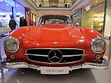 Mercedes-Benz 300 SL Flügeltürer von 1954, Schloss-Arkaden Braunschweig, 28.03.2011