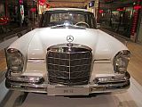 Mercedes-Benz 300 SE von 1961, Schloss-Arkaden Braunschweig, 28.03.2011