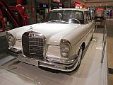 Mercedes-Benz 300 SE von 1961, Schloss-Arkaden Braunschweig, 28.03.2011