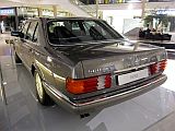 Mercedes-Benz 560 SEL von 1985, Schloss-Arkaden Braunschweig, 28.03.2011