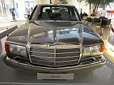 Mercedes-Benz 560 SEL von 1985, Schloss-Arkaden Braunschweig, 28.03.2011